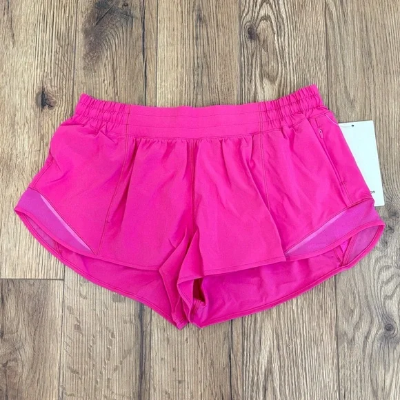 NWT Lululemon Hotty Hot Low Rise Shorts 2.5" In Sonic Pink Size 14 - Picture 2 of 6